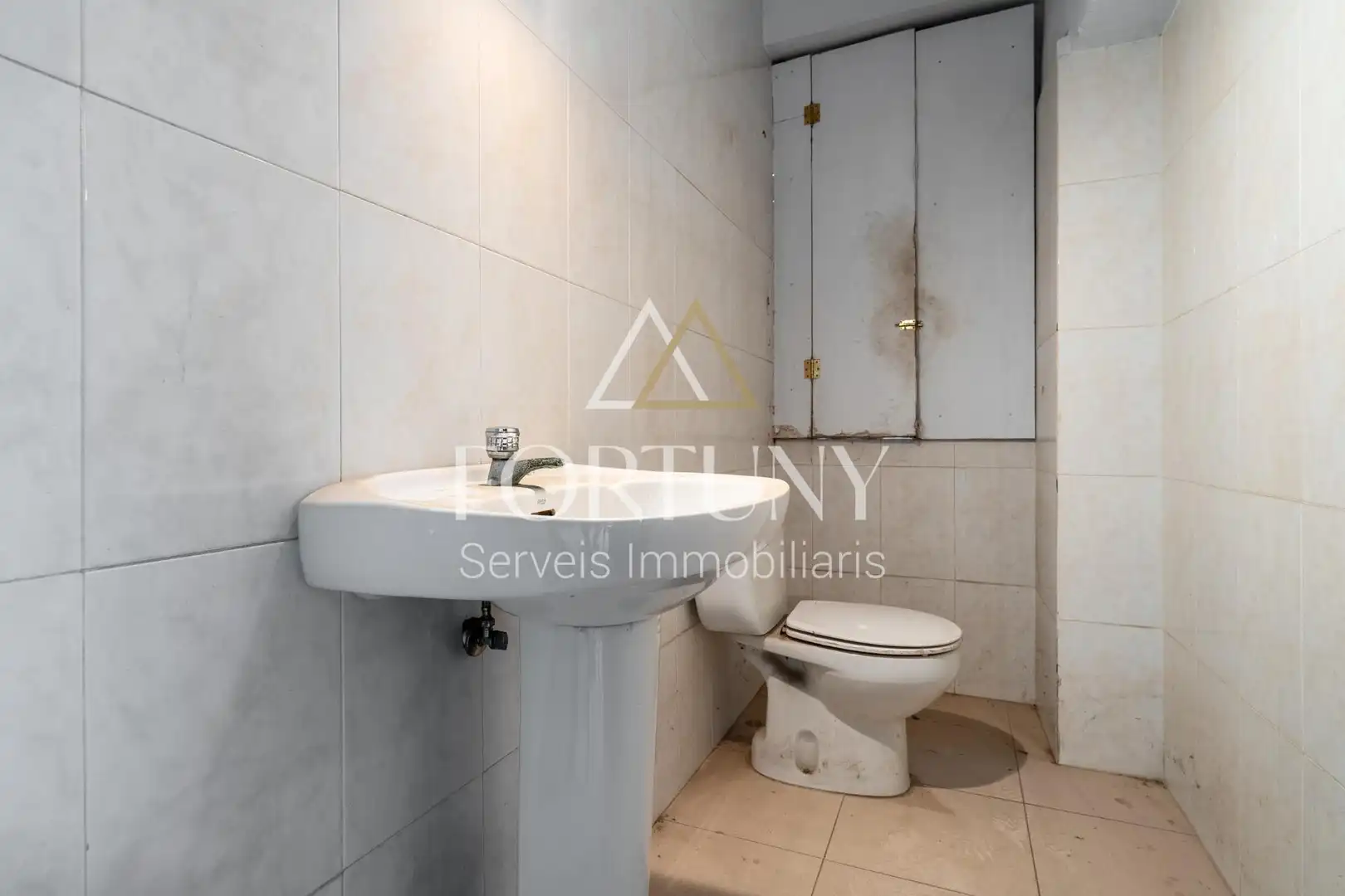 Badezimmer von Gebäude zum Verkauf in Constantí