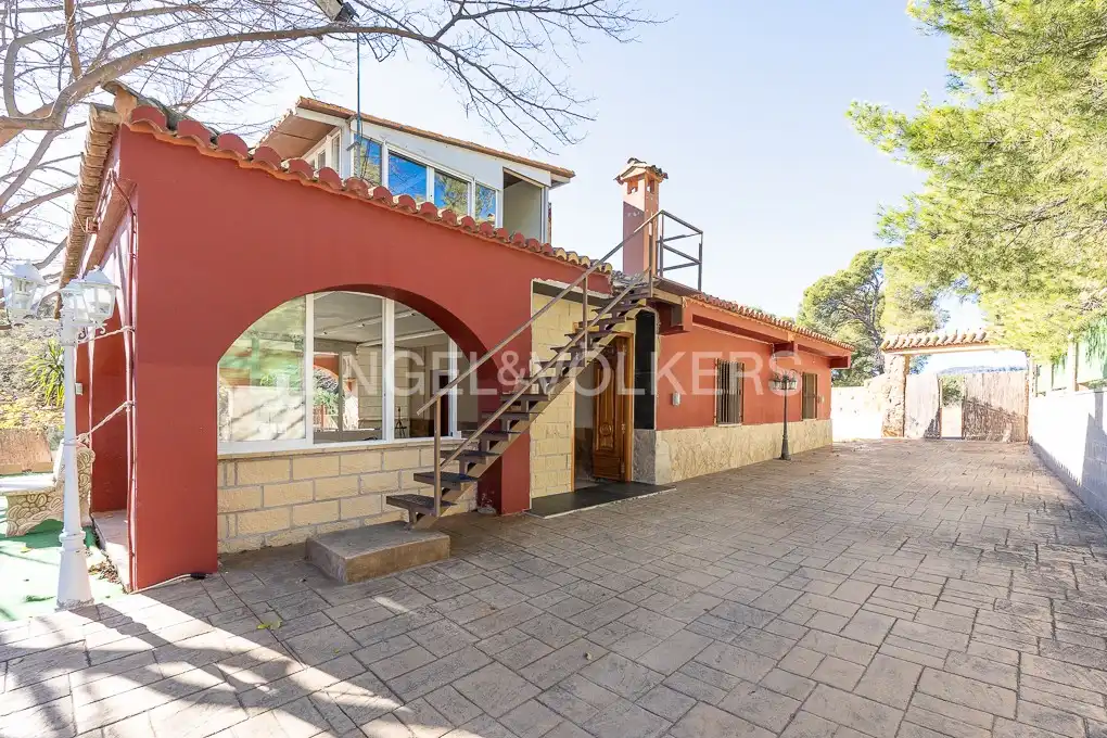Vista exterior de Casa o chalet en venta en Sagunto / Sagunt con Aire acondicionado, Calefacción y Jardín privado