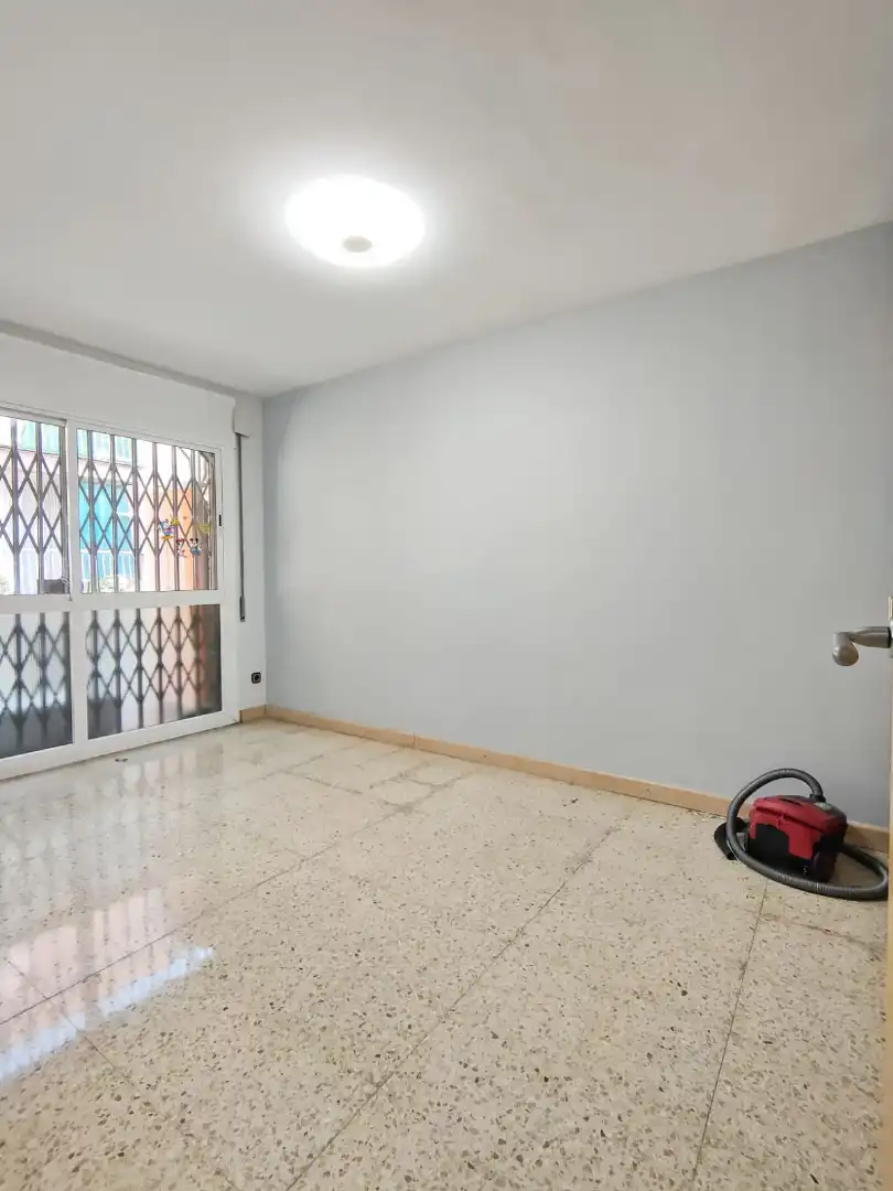 Dormitori de Pis en venda en Barcelona amb Parquet i Balcó