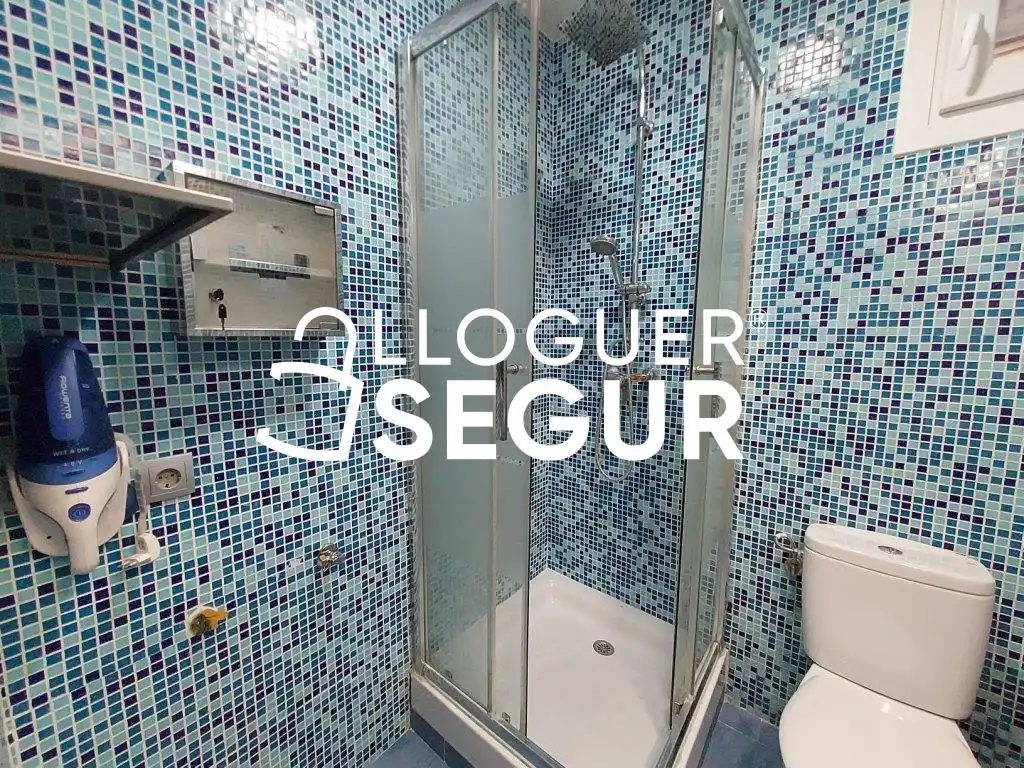 Pis de lloguer a Violant d'Hongria , Sants-Badal