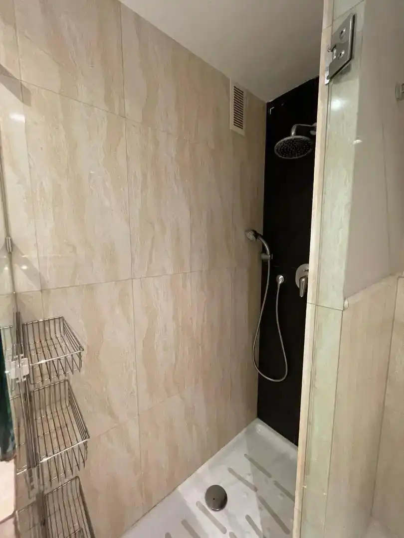 Bany de Casa o xalet en venda en Ciudalcampo amb Aire condicionat, Piscina i Balcó