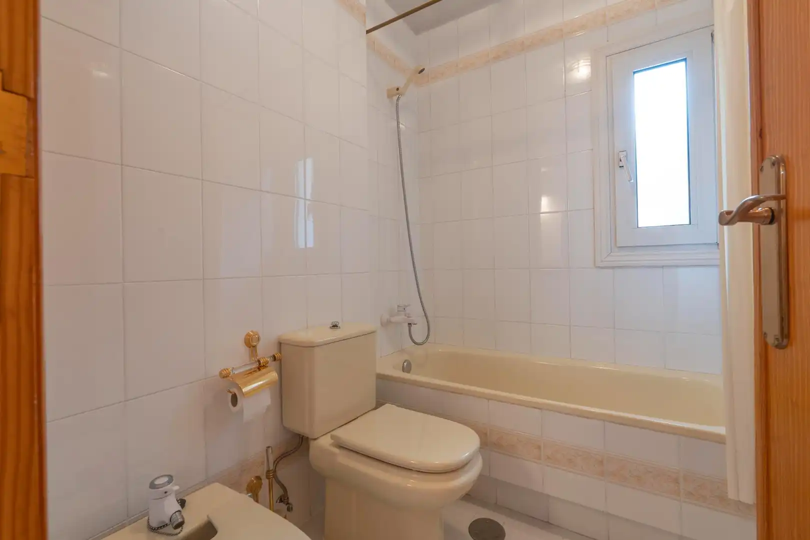 Casa aparellada amb piscina en venda a Avenida Europa, imagen 48