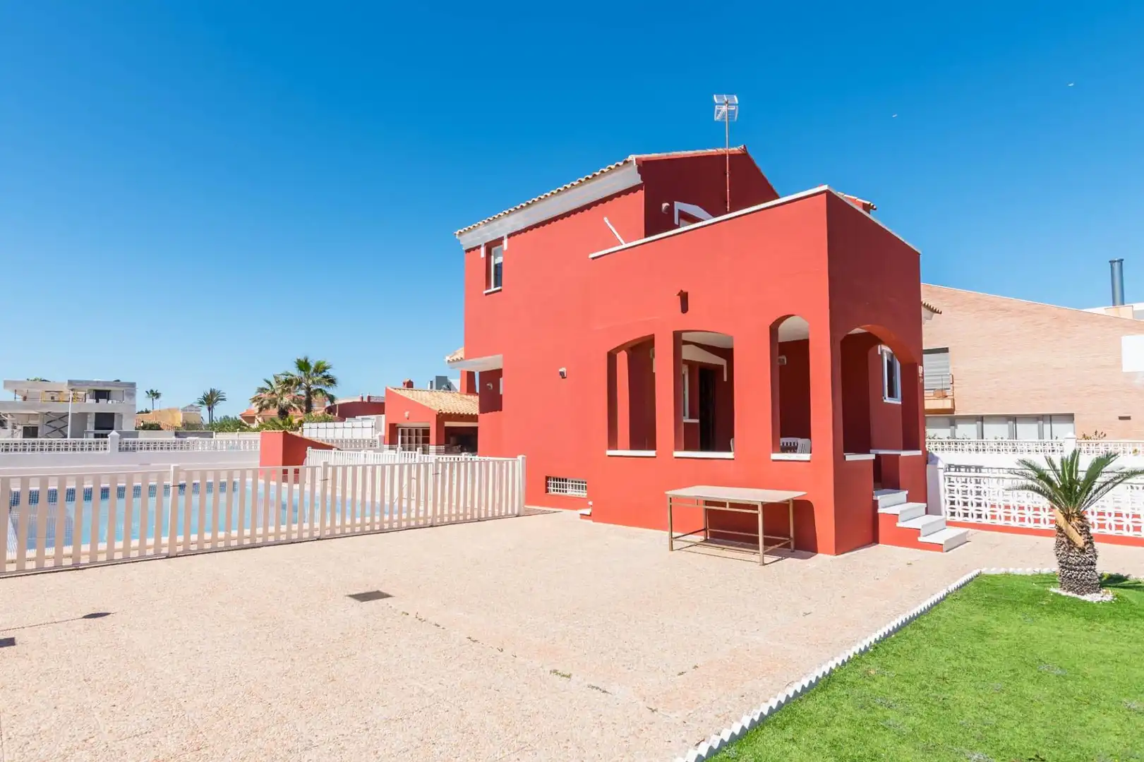Vista exterior de Casa o chalet en venta en La Manga del Mar Menor con Aire acondicionado, Calefacción y Jardín privado