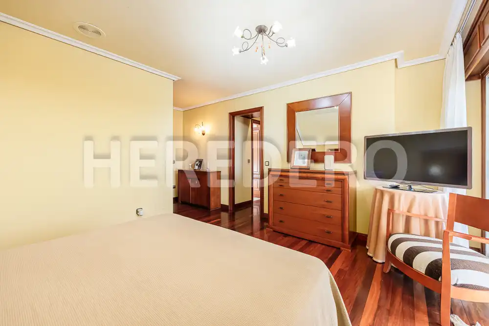 Habitación de Casa o chalet en venta en Vigo  con Calefacción, Jardín privado y Terraza