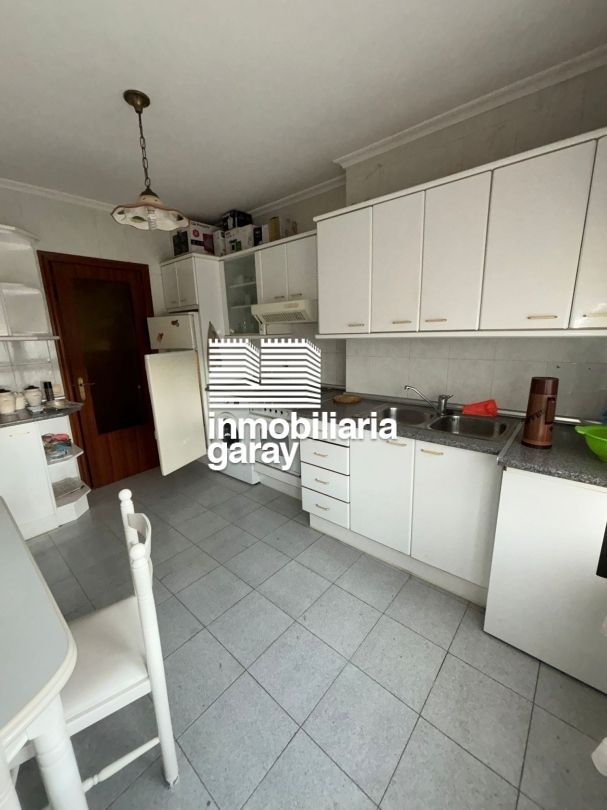 Cuina de Pis en venda en Medina de Pomar amb Calefacció, Moblat i Balcó