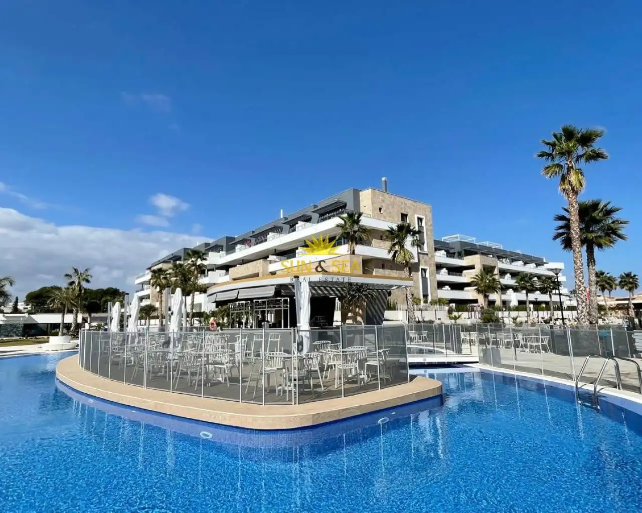 Vista exterior de Ático de alquiler en Orihuela con Aire acondicionado, Calefacción y Terraza