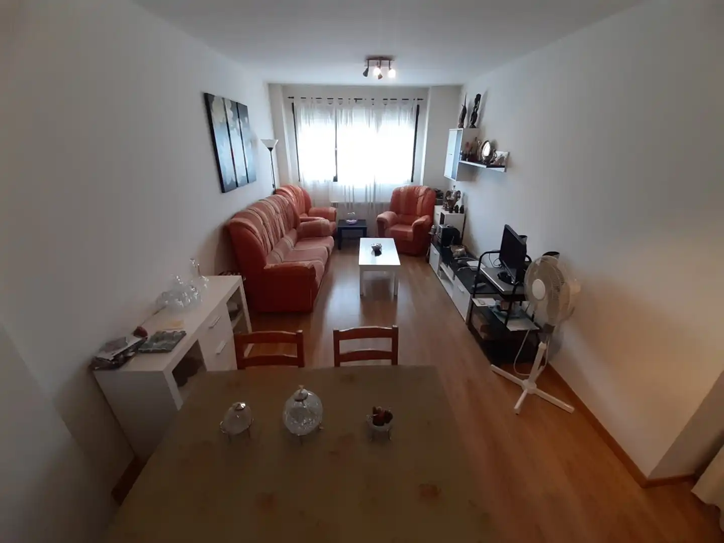 Sala de estar de Apartamento en venta en Morales del Vino con Parquet y Piscina comunitaria