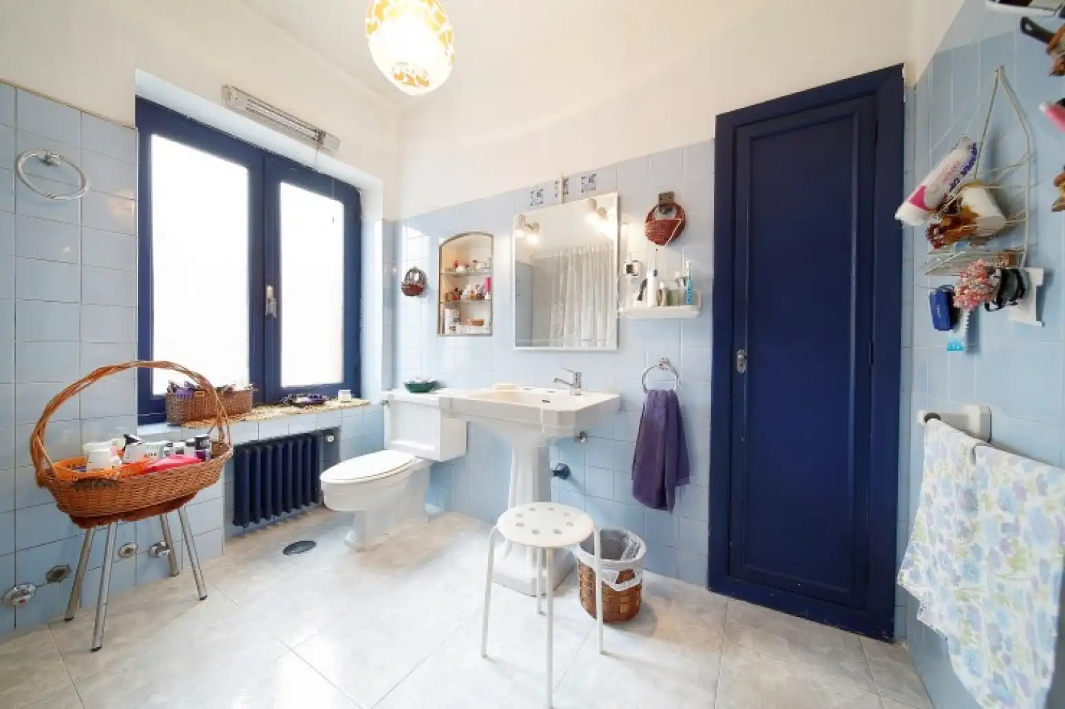 Bathroom of Houses for sale in Oviedo   with Heating, Parquet flooring and Terrace