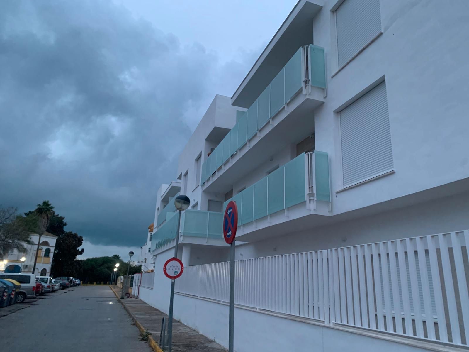 Vista exterior de Pis en venda en Chiclana de la Frontera amb Terrassa