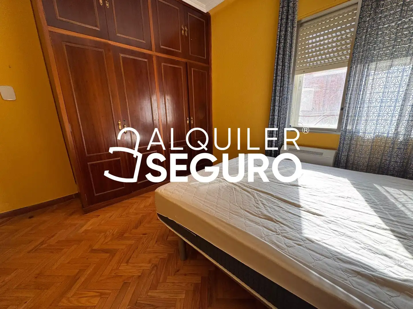 Bedroom of Flat for rent in Madrid  with Heating, Terrace and Furnished