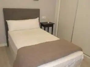 Habitación de Piso de alquiler en Gijón  con Calefacción, Parquet y Amueblado