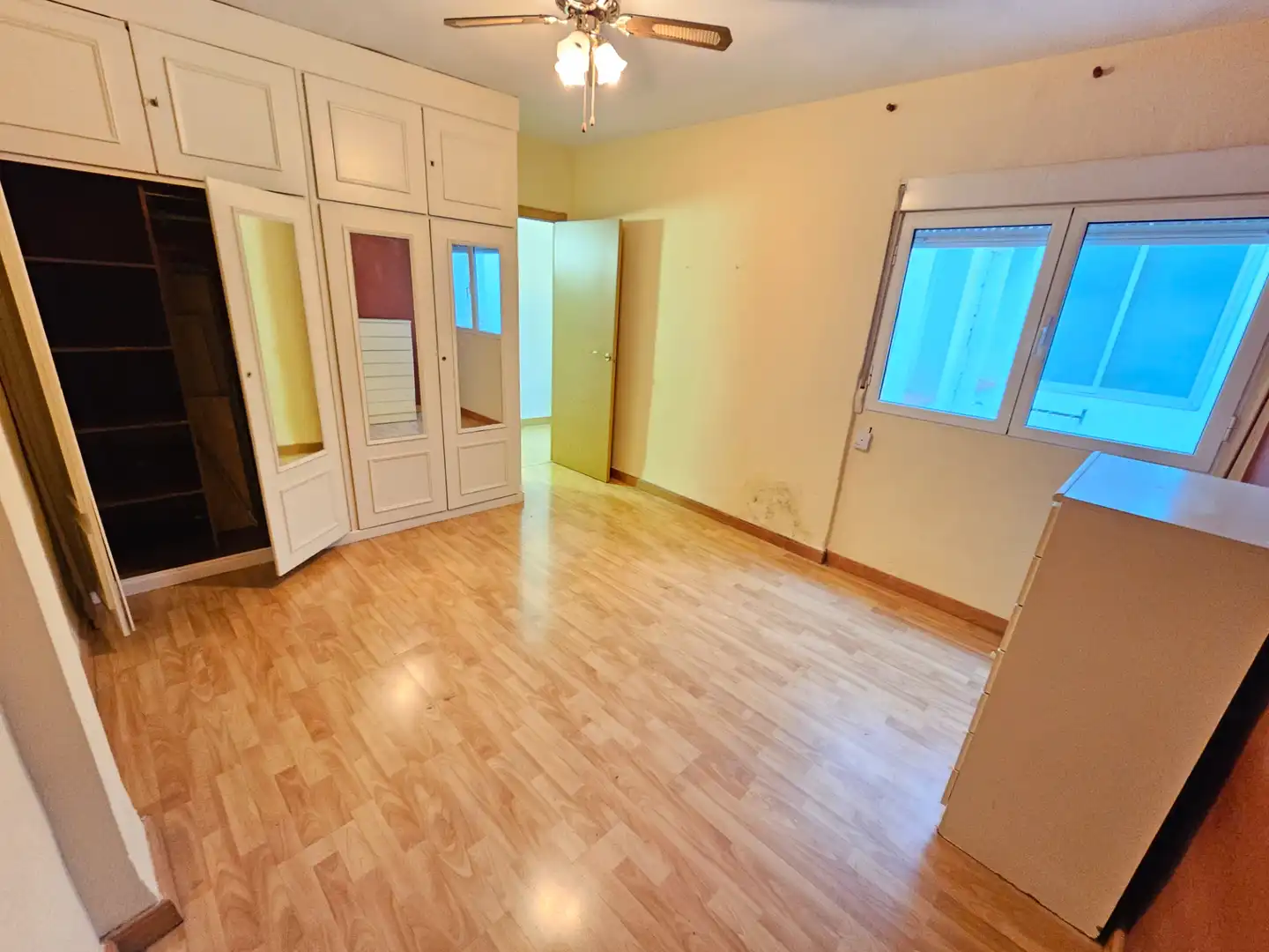 Bedroom of Flat for sale in Granada