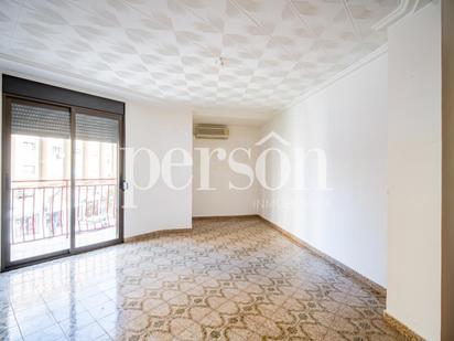 Bedroom of Flat for sale in  Valencia Capital  with Air Conditioner and Balcony