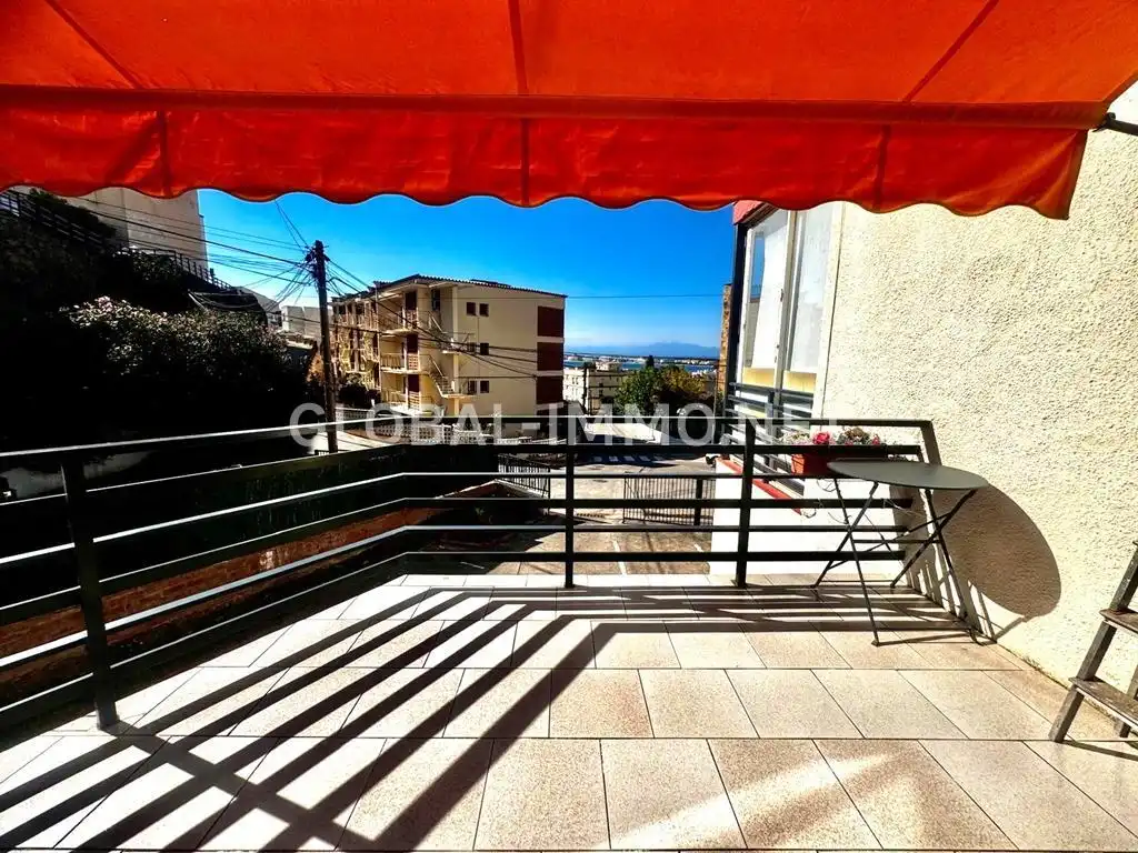 Vista exterior de Apartament en venda en Roses amb Aire condicionat, Calefacció i Terrassa