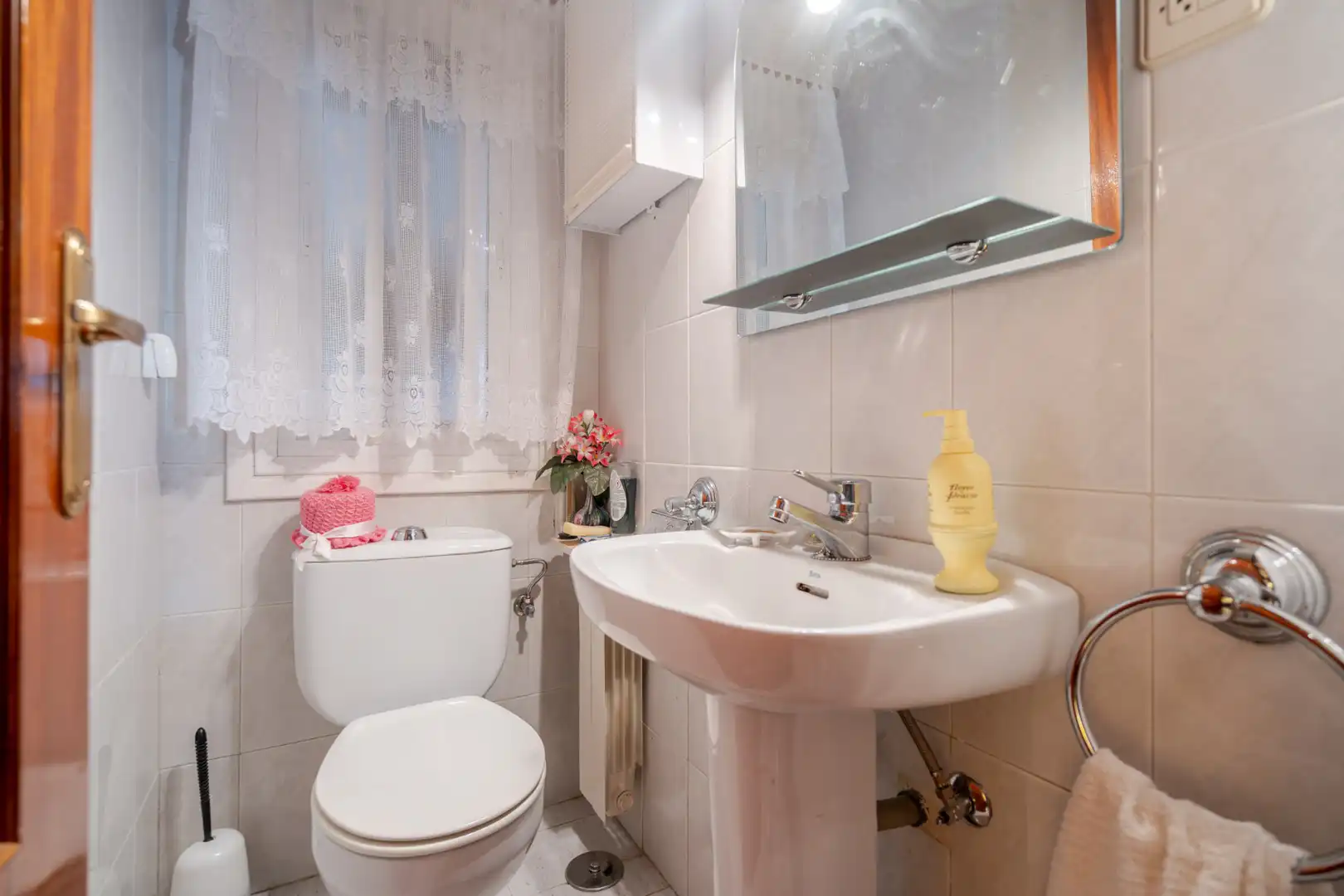 Bathroom of Detached homes for sale in El Tiemblo   with Heating, Terrace and Community pool