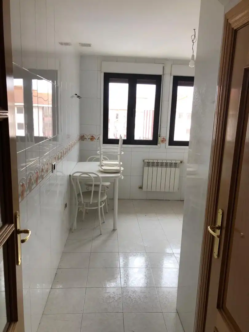 Habitación de Dúplex en venta en Arévalo con Parquet, Amueblado y Horno