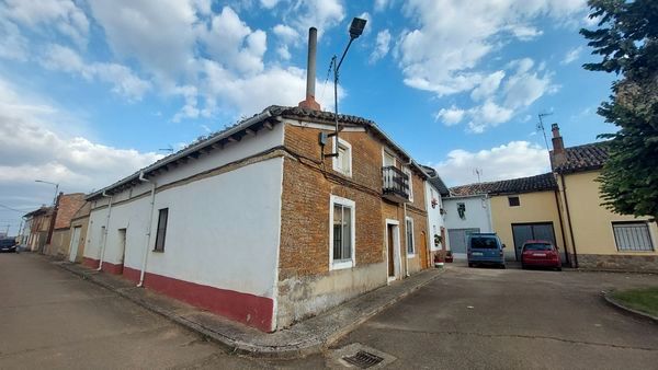 Exterior view of Country house for sale in Villaprovedo  with Private garden, Storage room and Furnished