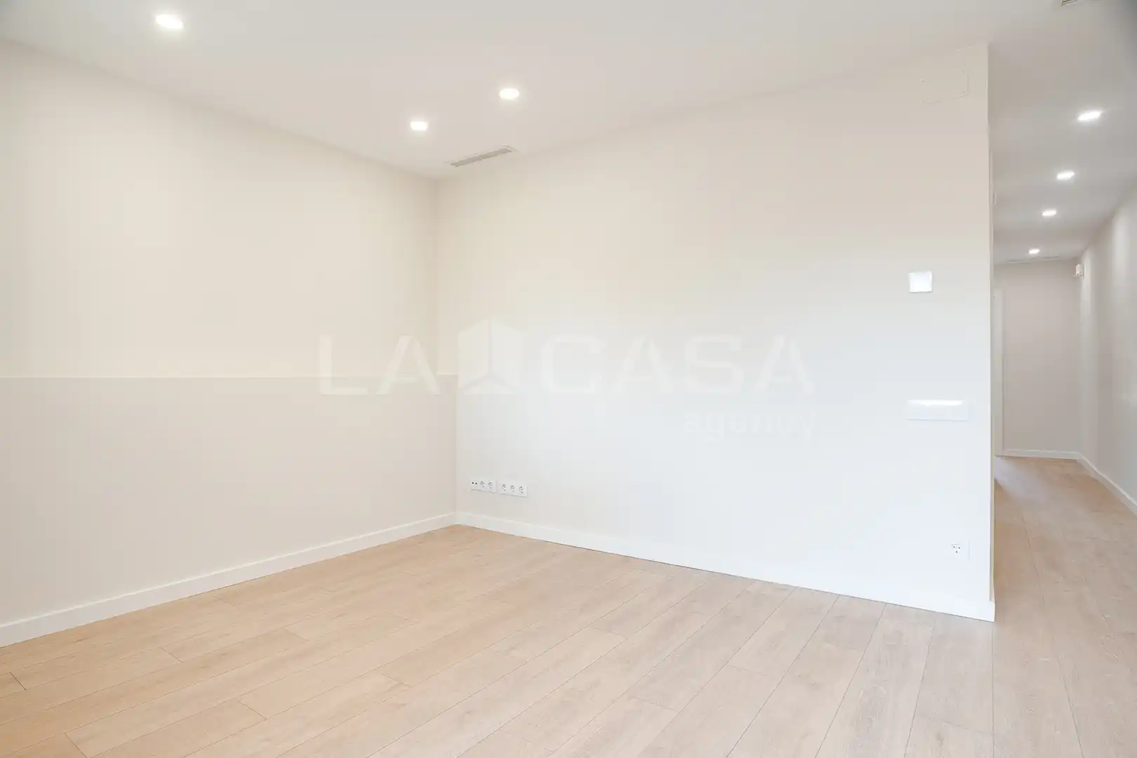 Flat for sale in Barcelona  with Balcony