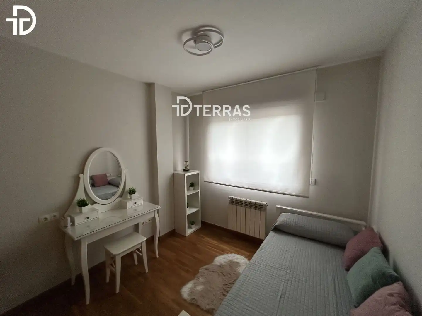 Habitación de Piso en venta en Poio con Calefacción, Trastero y Amueblado