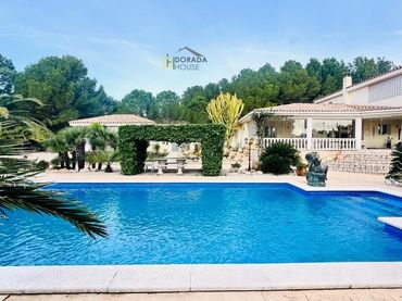 Villa avec piscine à vendre à Carrer BOLETS
