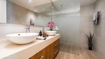Badezimmer von Wohnungen zum verkauf in  Palma de Mallorca mit Klimaanlage, Heizung und Terrasse