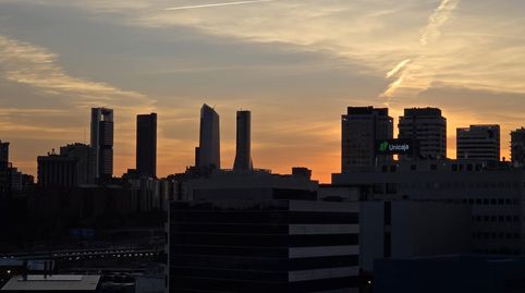 Ático de esquina en Sanchinarro 77 m2 construidos de vivienda, 76 m2 de terraza y atardeceres únicos