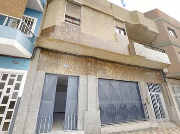 Casa amb balcó en venda a Calle San Juan de Ávila