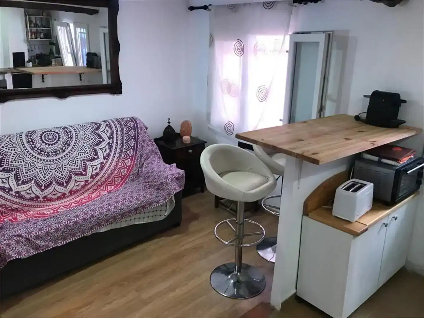 Sala d'estar de Planta baixa en venda en Baños de Montemayor amb Parquet, Moblat i Balcó
