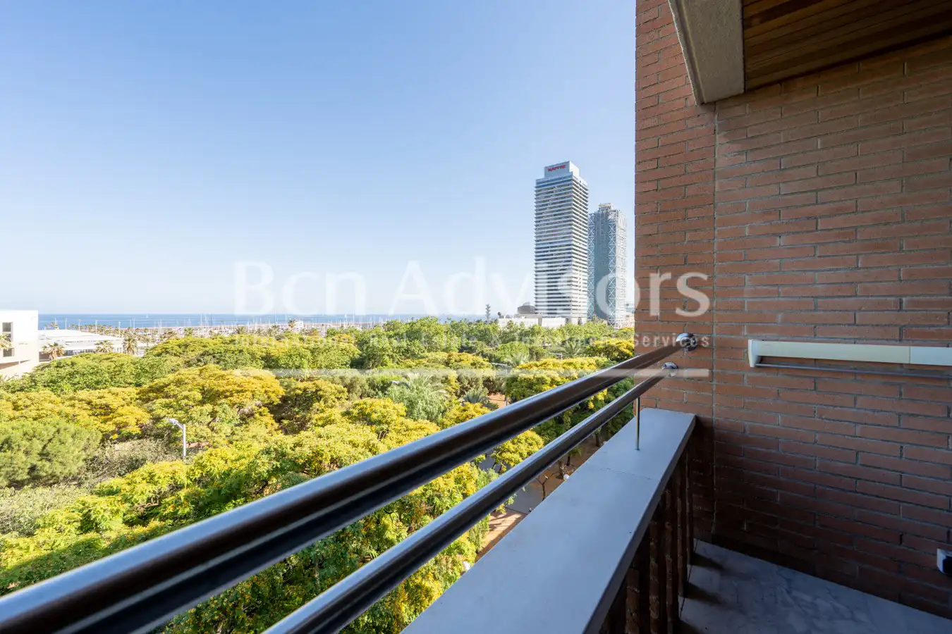 Vista exterior de Piso en venta en Barcelona con Aire acondicionado, Calefacción y Parquet