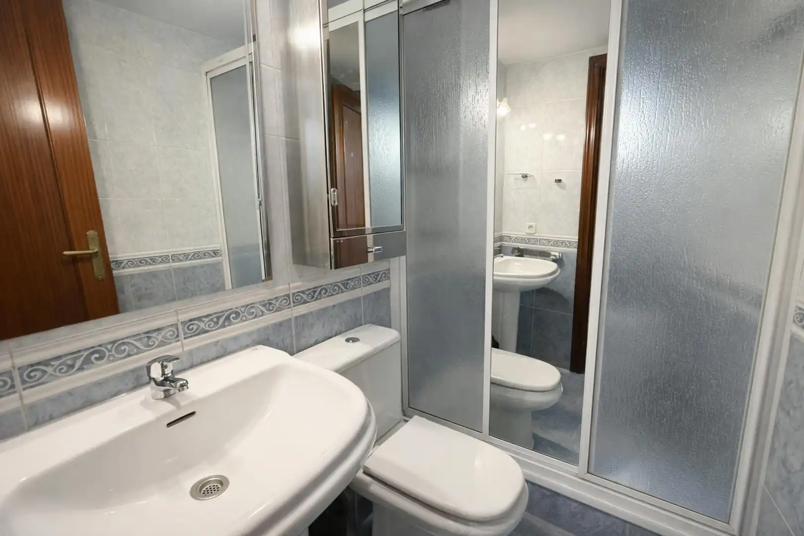 Baño de Piso de alquiler en Madrid con Calefacción y Lavadora