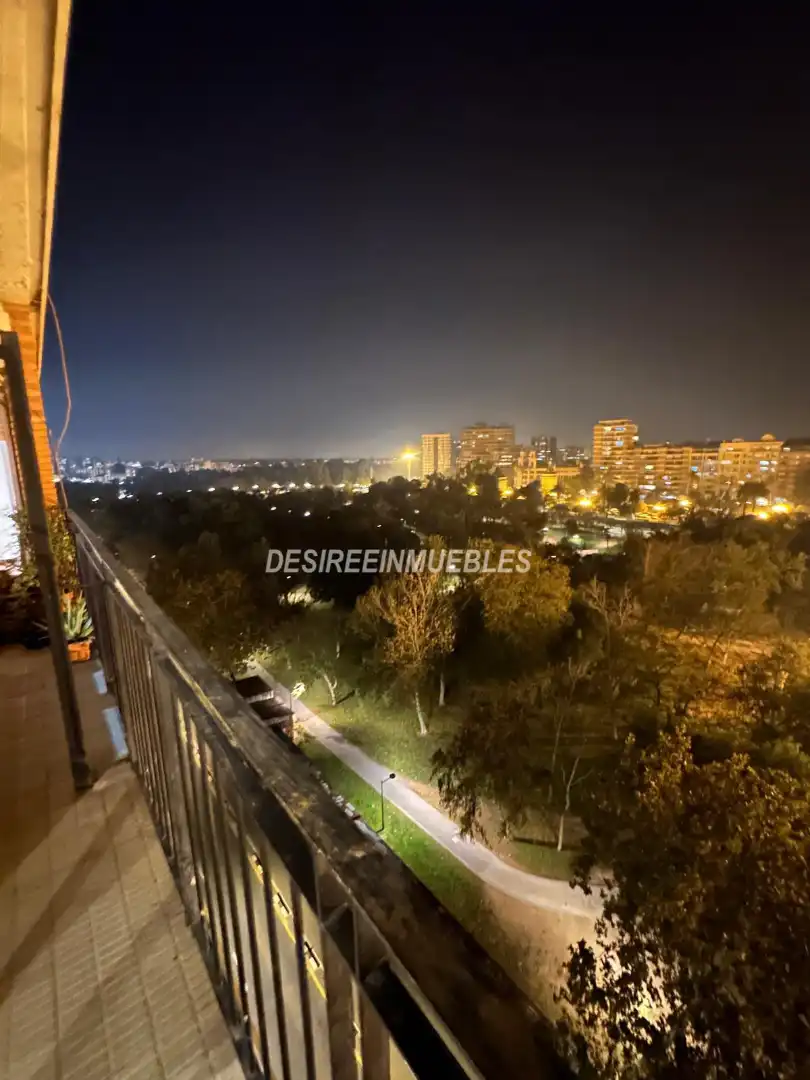 Vista exterior de Piso de alquiler en Valencia con Aire acondicionado, Calefacción y Parquet