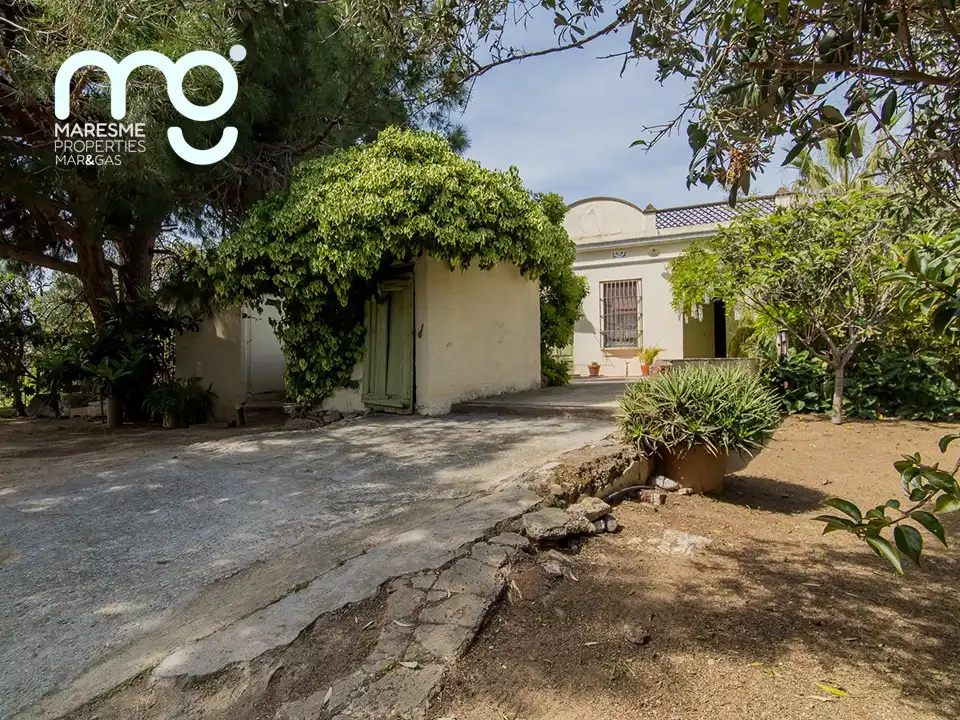 Außenansicht von Country house zum Verkauf in Vilassar de Mar mit Heizung, Privatgarten und Schwimmbad