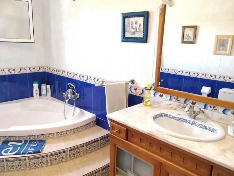 Badezimmer von Haus oder Chalet zum Verkauf in Murcia mit Klimaanlage, Heizung und Privatgarten