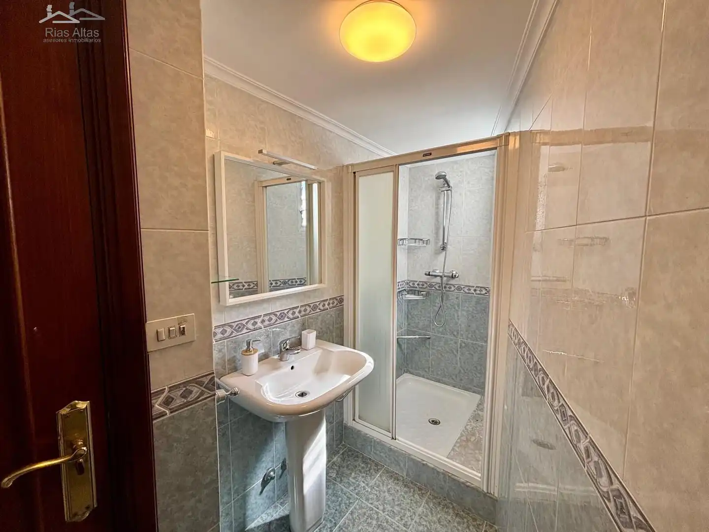 Badezimmer von Wohnung zur Miete in A Coruña Capital  mit Heizung und Möbliert