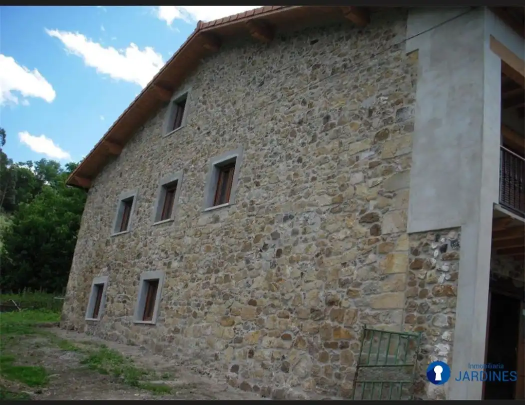 Casa amb jardí en venda a Limpias, imagen 3