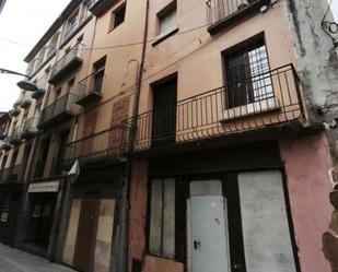 Vista exterior de Casa o xalet en venda en Olot amb Balcó