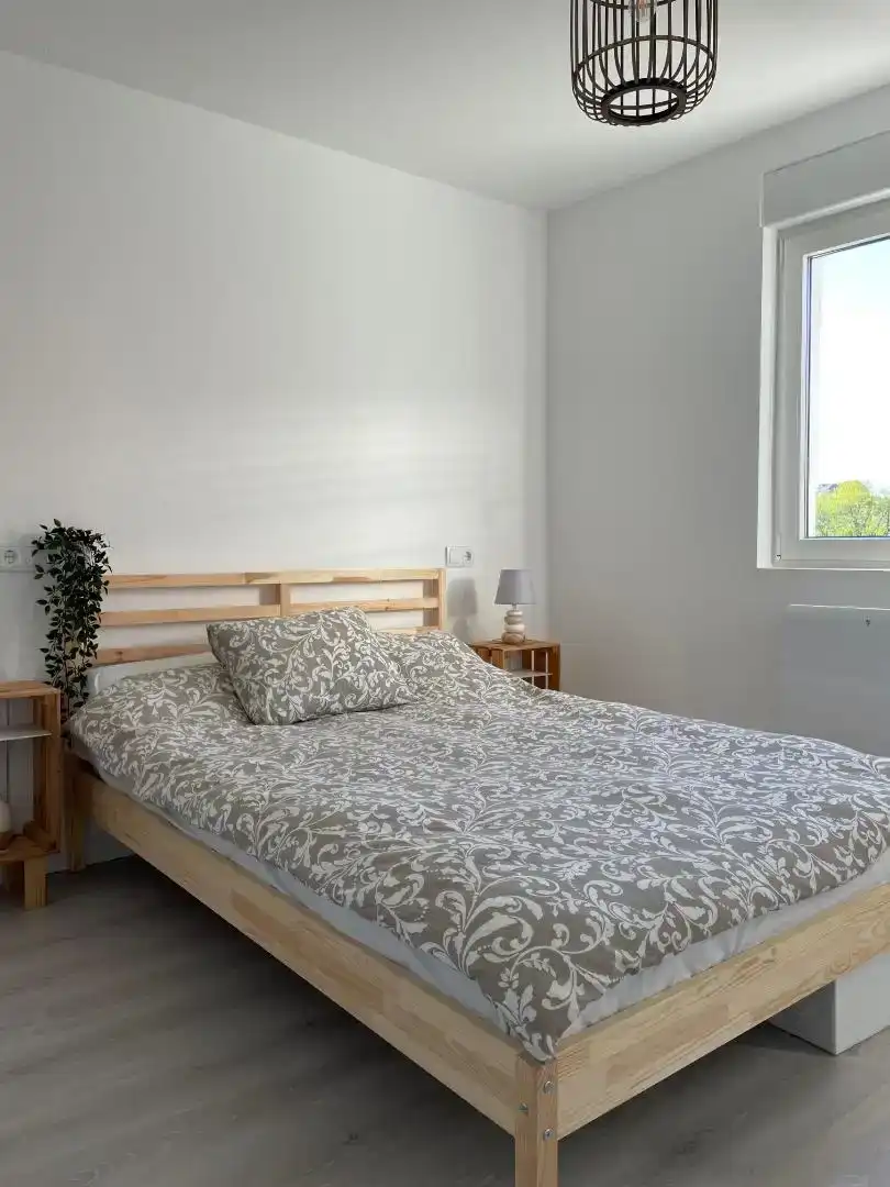 Dormitori de Pis en venda en Ponferrada amb Parquet, Moblat i Forn