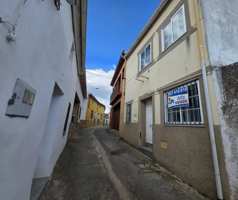 Vista exterior de Casa o chalet en venta en Madroñera con Jardín privado