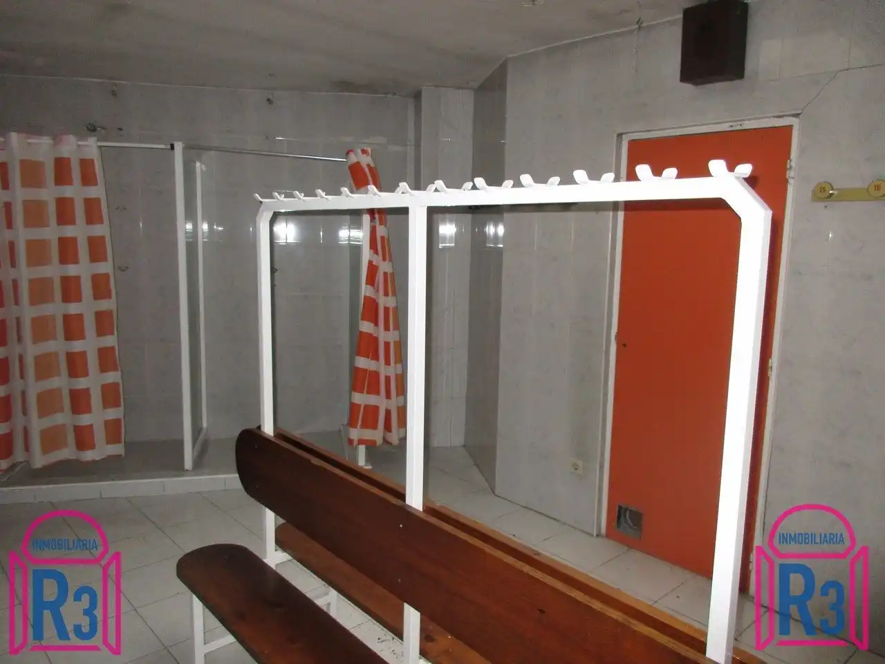 Baño de Oficina de alquiler en León Capital 