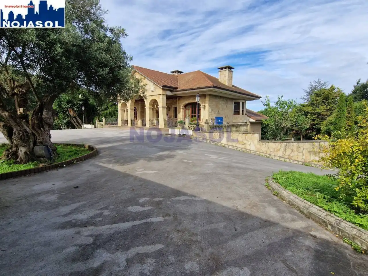 Vista exterior de Casa o chalet en venta en Noja con Aire acondicionado, Calefacción y Jardín privado