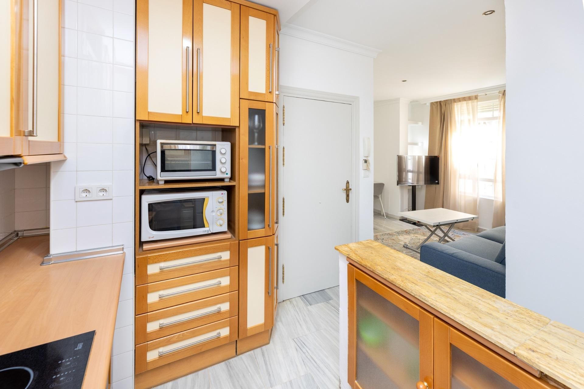 Kitchen of Flat for sale in  Granada Capital  with Heating