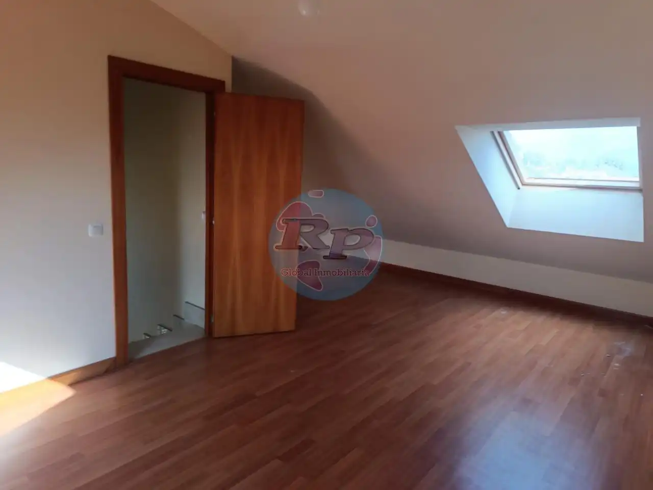Dormitori de Casa o xalet en venda en Sariegos amb Calefacció, Jardí privat i Parquet