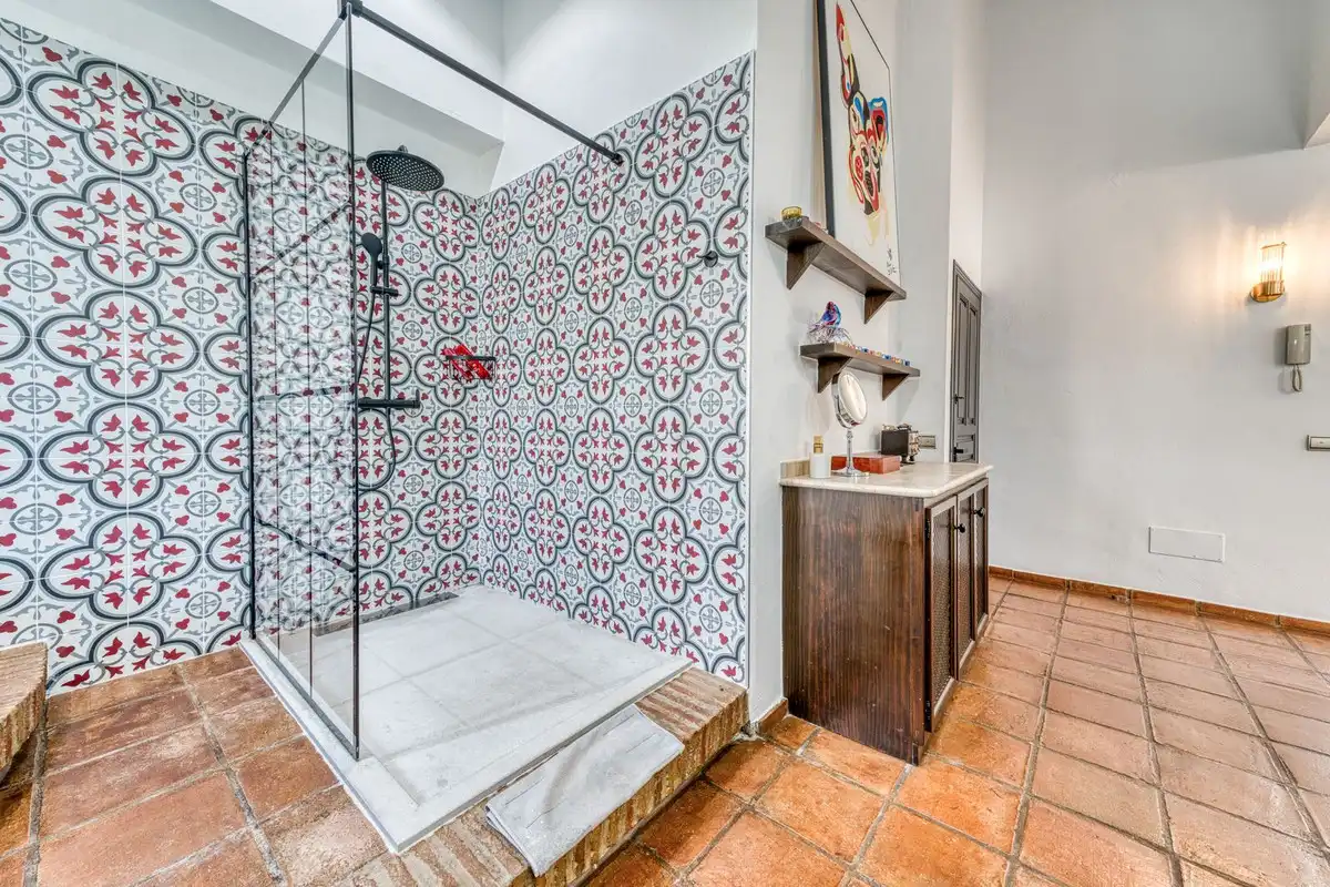 Bany de Casa o xalet en venda en Casares amb Aire condicionat, Jardí privat i Terrassa