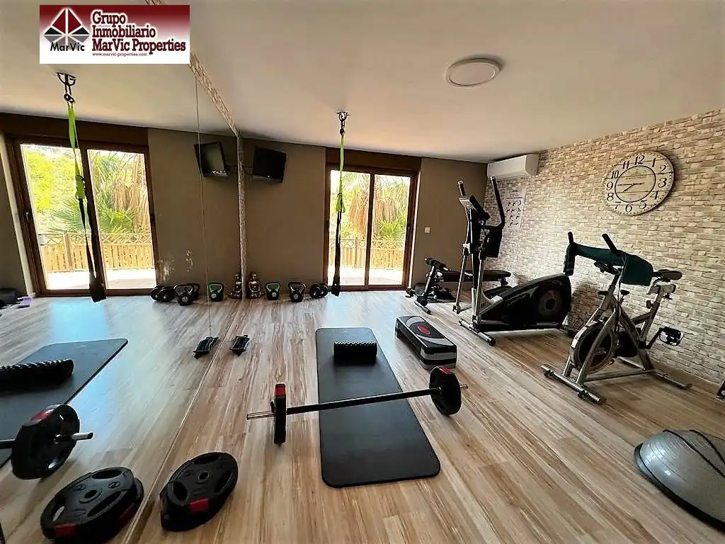 Casa o xalet en venda en La Nucia amb Aire condicionat, Calefacció i Jardí privat