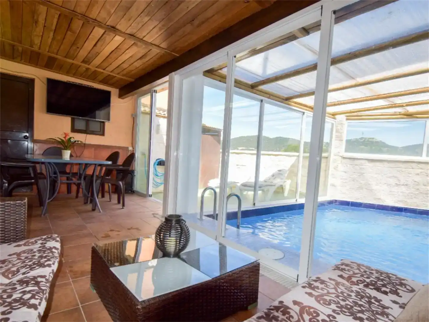 Piscina de Casa adosada en venda en Arriate amb Aire condicionat, Piscina i Moblat