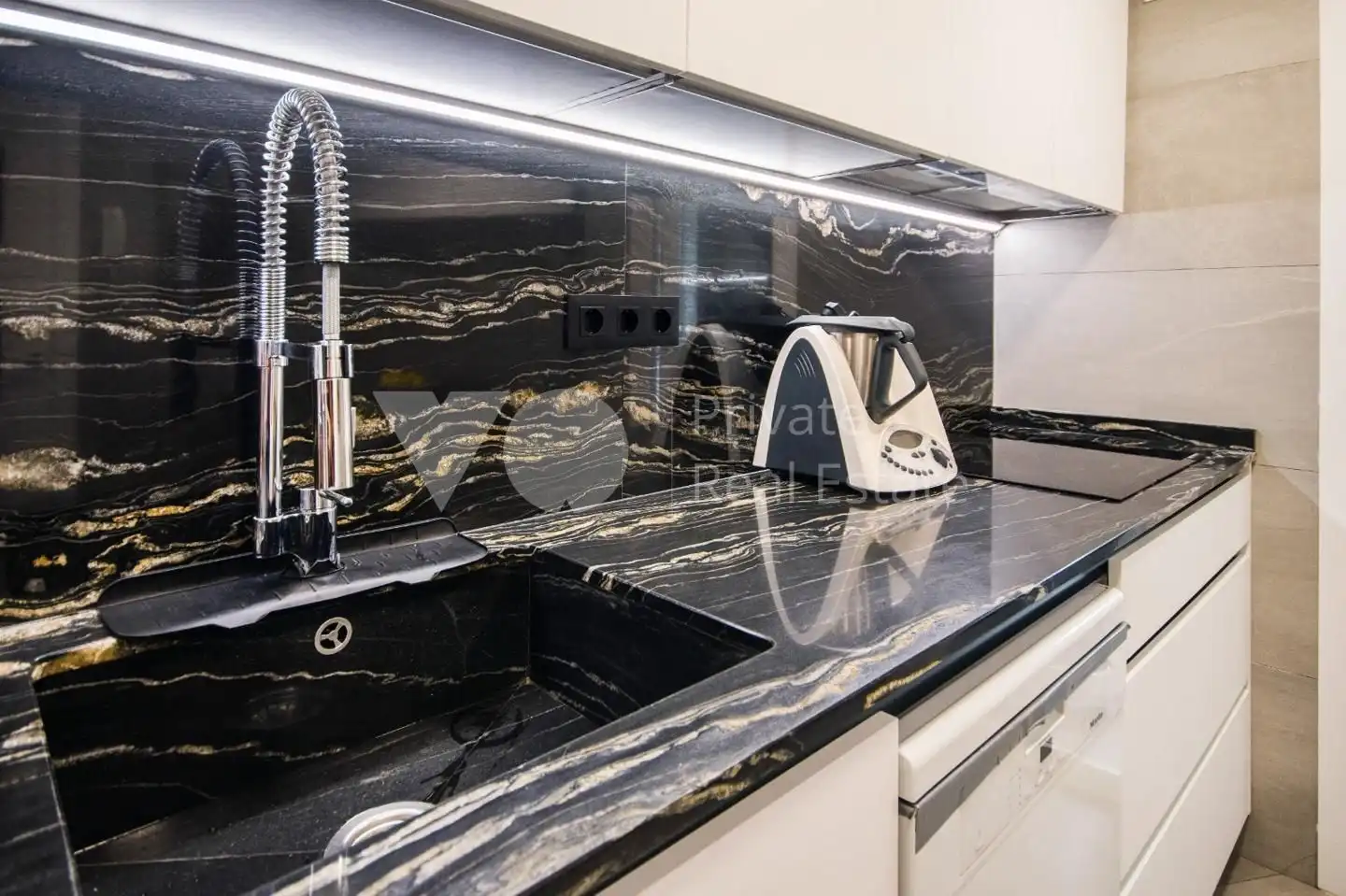 Cocina de Dúplex en venta en Majadahonda con Aire acondicionado, Calefacción y Terraza
