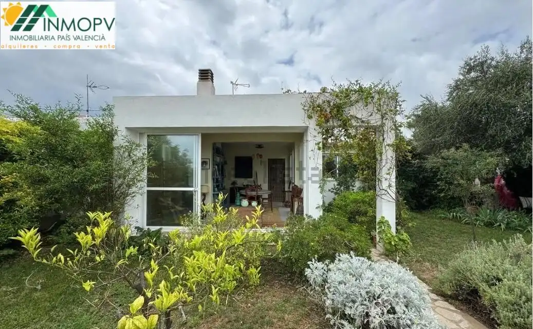 Vista exterior de Casa adosada en venta en Vinaròs con Calefacción, Jardín privado y Terraza