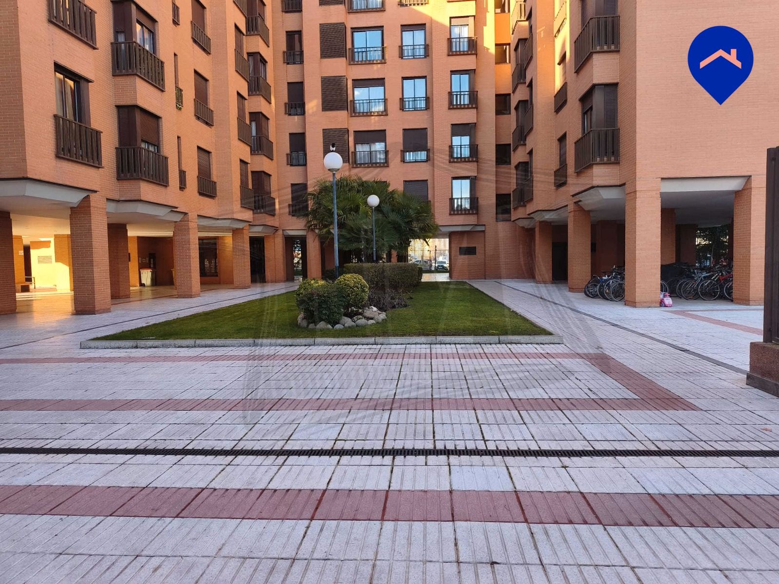 Vista exterior de Pis en venda en  Madrid Capital amb Aire condicionat, Calefacció i Parquet