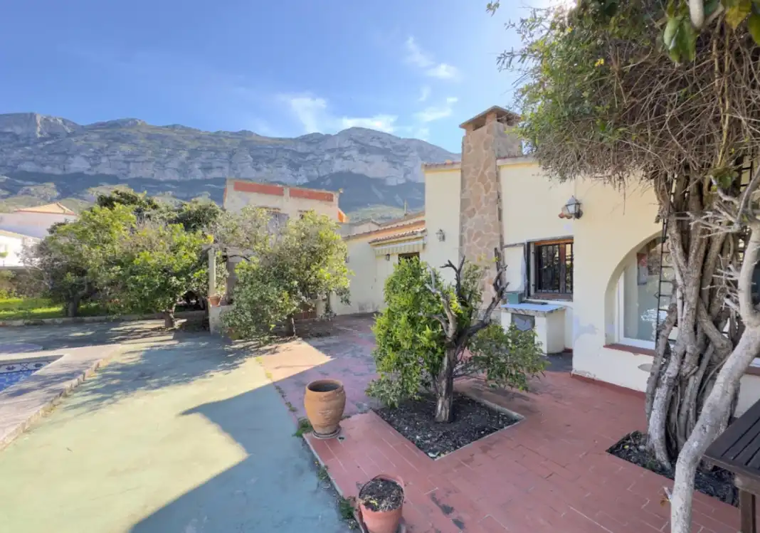 Außenansicht von Haus oder Chalet zum Verkauf in Dénia mit Terrasse, Abstellraum und Schwimmbad