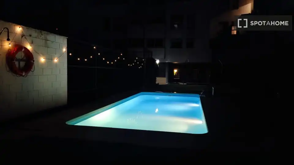 Piscina de Piso de alquiler en Madrid con Aire acondicionado, Calefacción y Amueblado